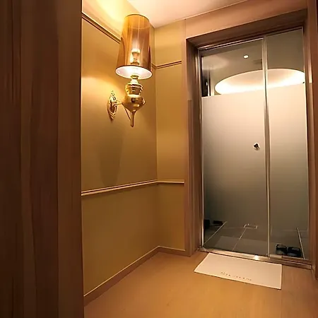 Yeoksam Hotel Lin