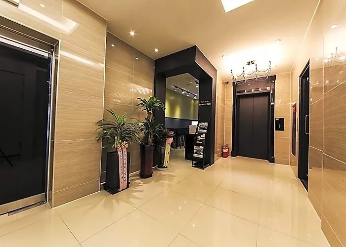 Otel Yeoksam Lin 2*