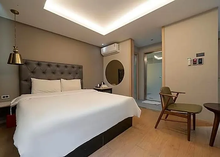 Yeoksam Lin Otel 2*